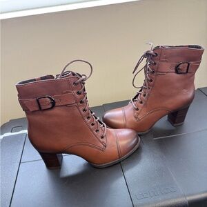 Clark’s Brown Lace-Up Ankle Boots